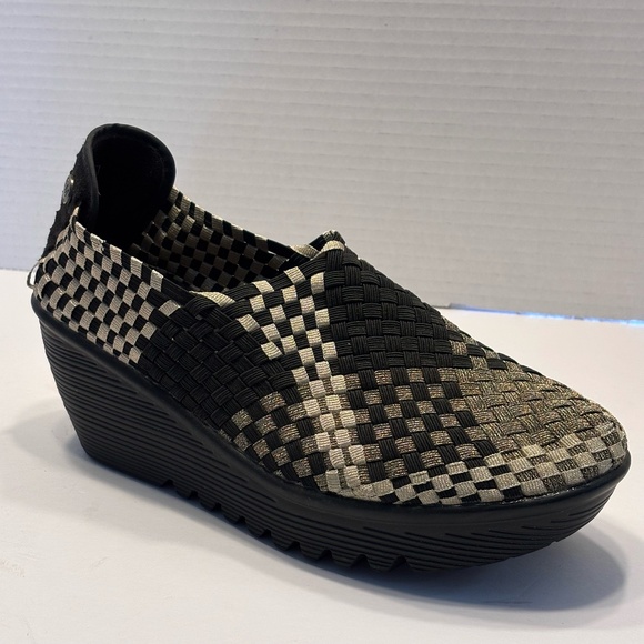EUC Bernie Mev Women's Woven Black Gold Wedge Heel Shoe SZ 40 = 9.5 / 10 Slip On - Picture 1 of 13